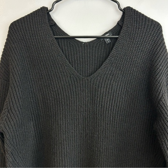 NWT Express Black Ribbed V-Neck Cozy Pullover Sweater Size Small - Picture 2 of 10